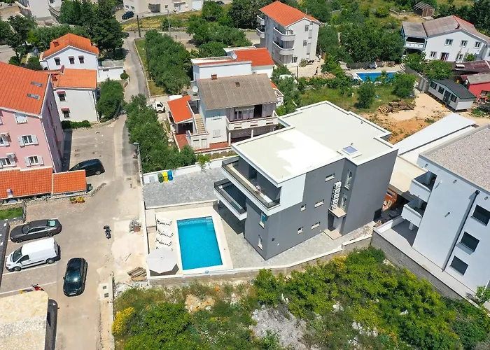 Sunshine Villa