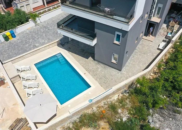 Sunshine Villa