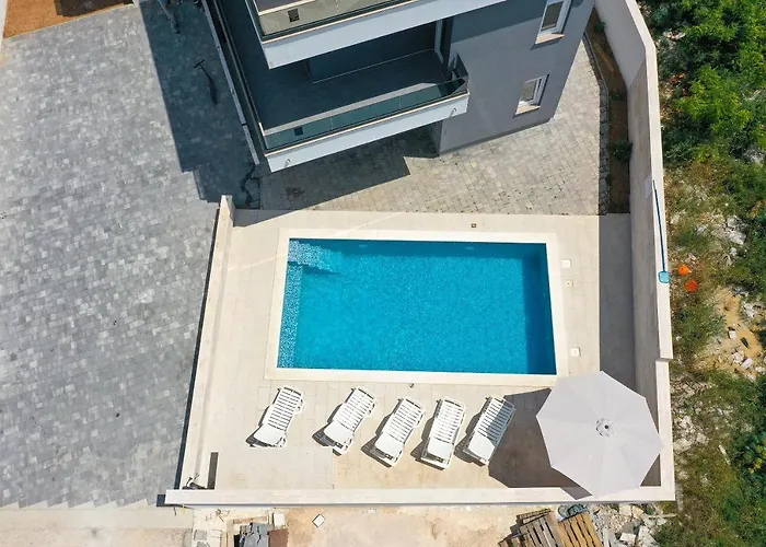 Sunshine Villa