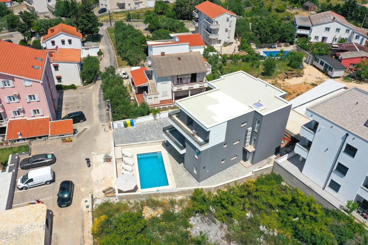 Sunshine Apartment *