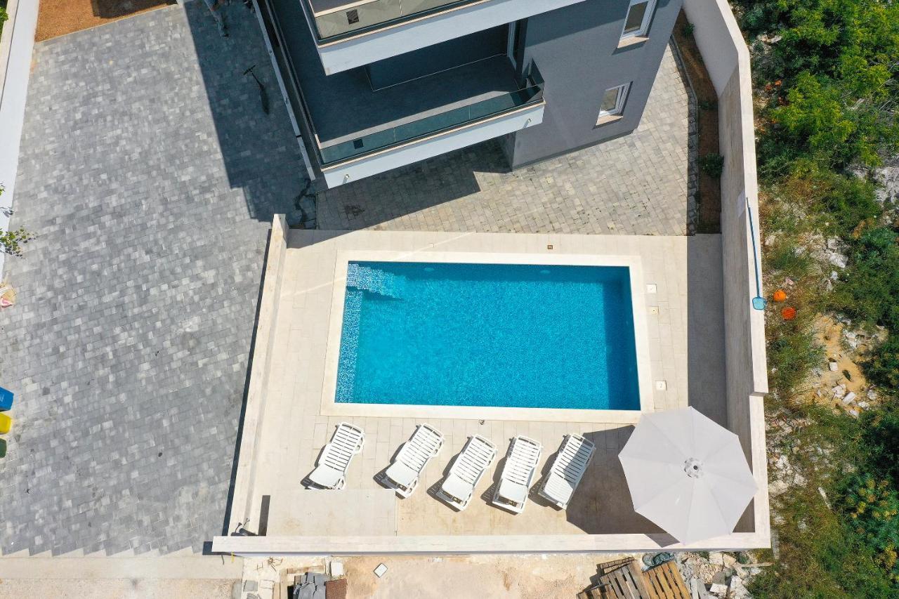 Sunshine Apartment *